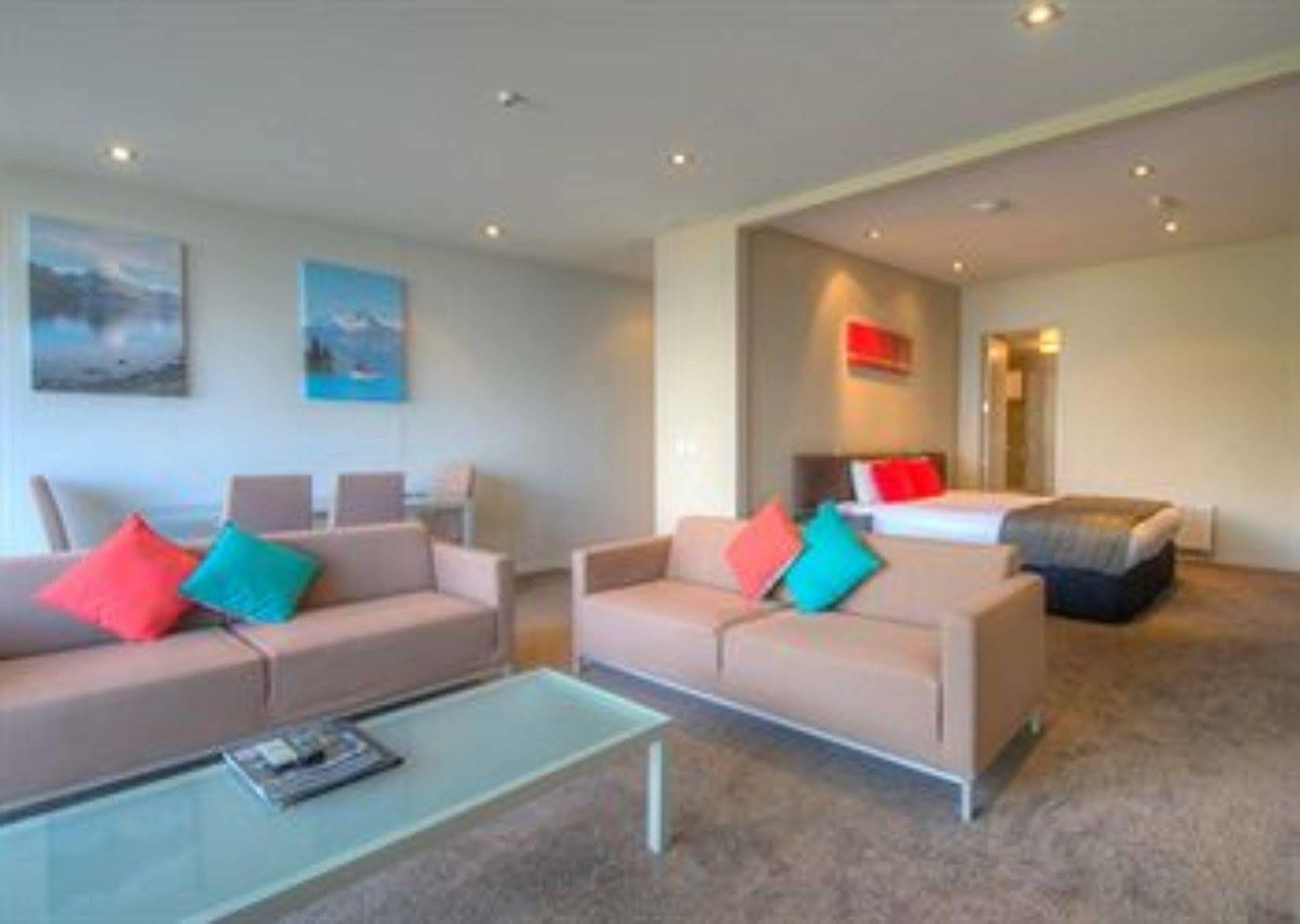 Highview Apartments Queenstown Bagian luar foto