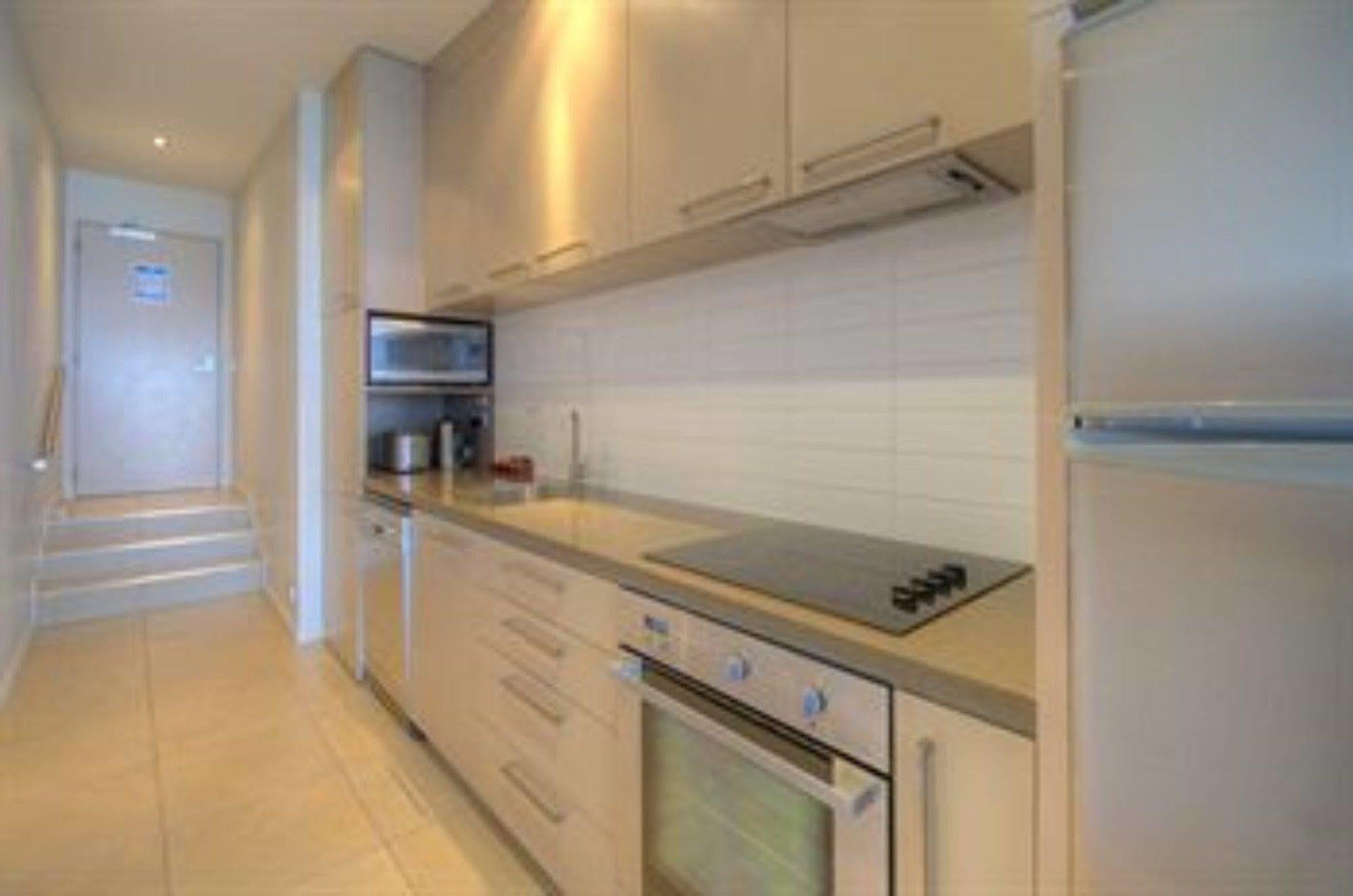 Highview Apartments Queenstown Bagian luar foto