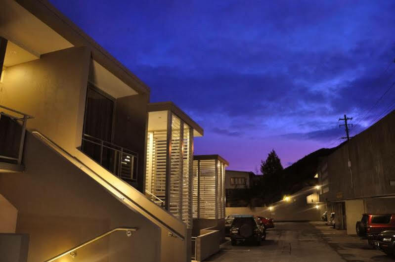 Highview Apartments Queenstown Bagian luar foto